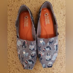 Flats with doggies, size 8